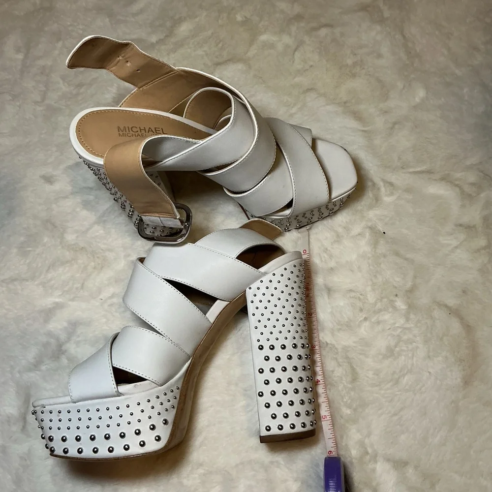 Michael Kors Elegant White Platform Sandals - Picture 5 of 5